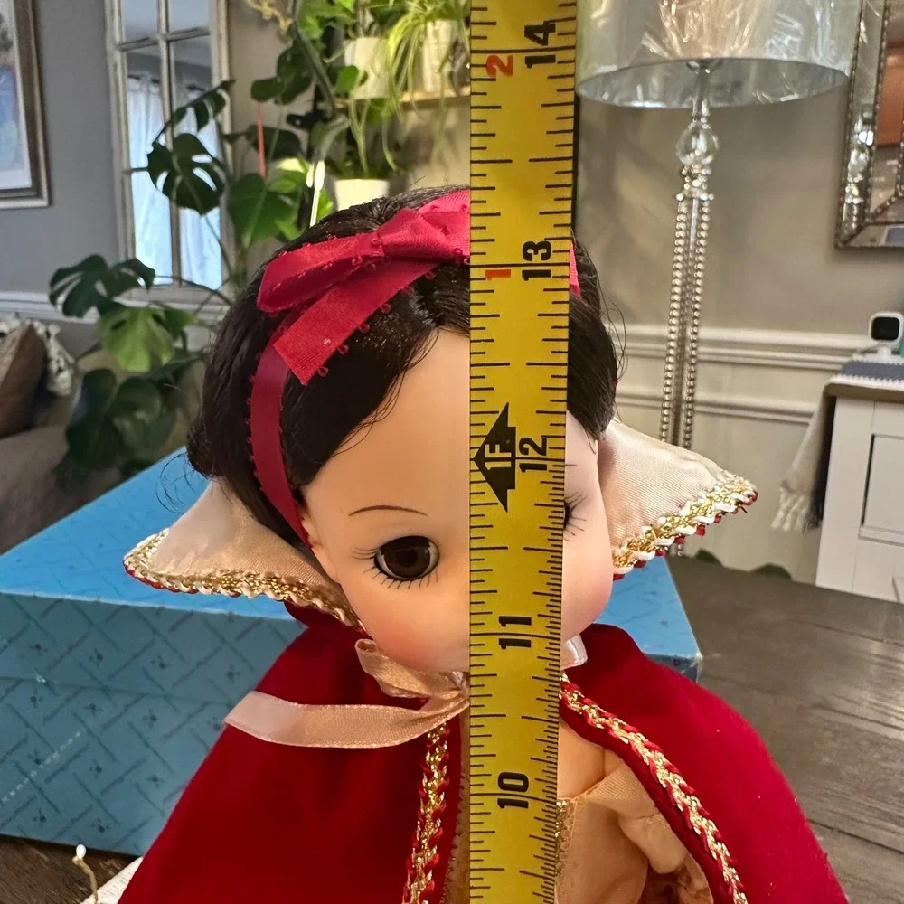 Madame Alexander 13 inch Snow‎ White Doll Character Vintage NEW in original Box